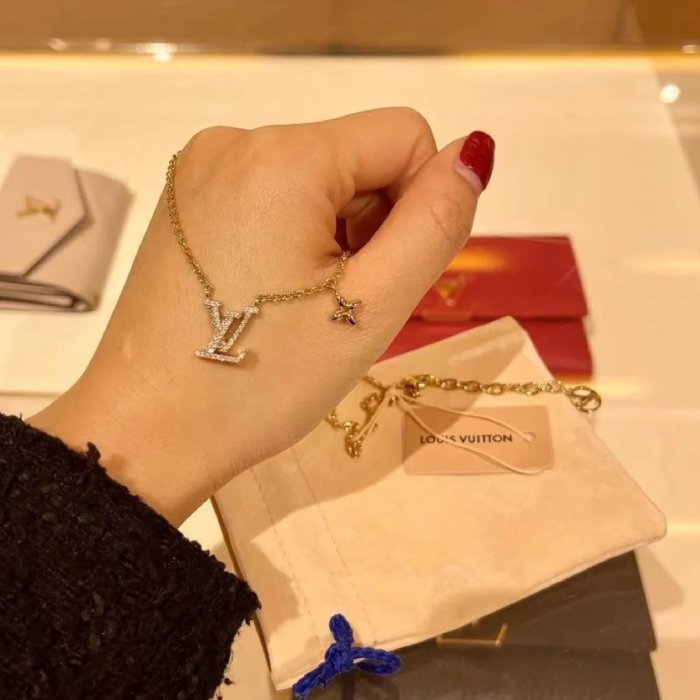 Fifaytech™ LOUIS VUITTON Iconic Bracelet